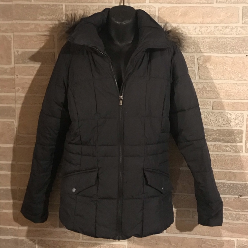 Women’s medium Columbia jacket with hood